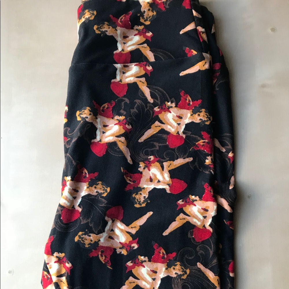 OS Cupid Hearts Valentine’s Day Leggings